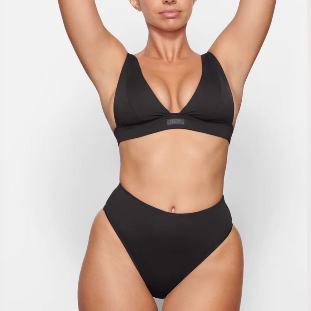 Skims Swim Mid Waist Bikini Bottoms Size Small NWT in Onyx Black